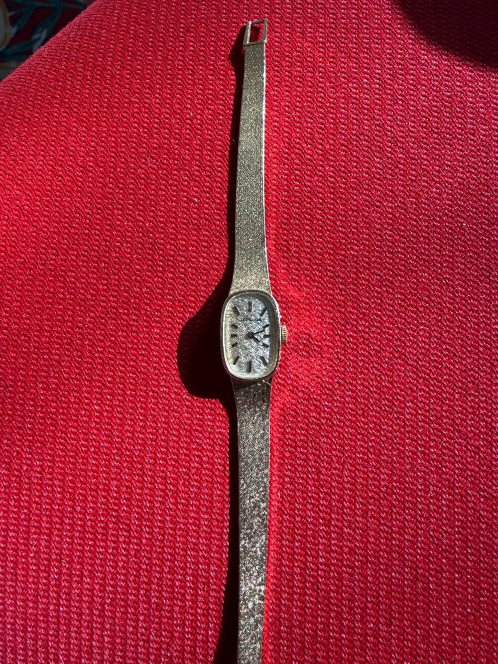 Beautiful Longines authentic womens watch-vintage 14 k gold